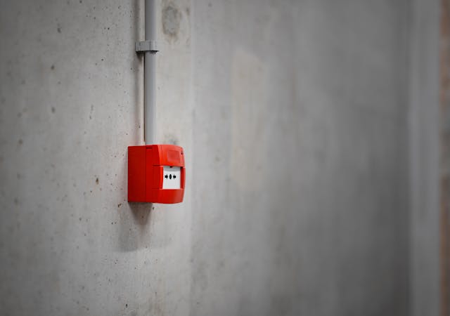Smarta brandvarnare från Hultskär Brand & Konsultation ger ökad brandsäkerhet och mobil varning för hem och företag.