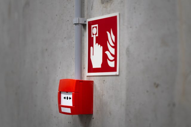 Brandsläckare vätska från Hultskär Brand & Konsultation - effektivt brandskydd för företag och fastigheter