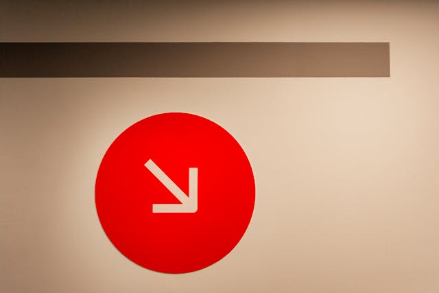 Systematiskt brandskyddsarbete för företag och fastigheter med Hultskär Brand & Konsultation - trygghet och säkerhet.